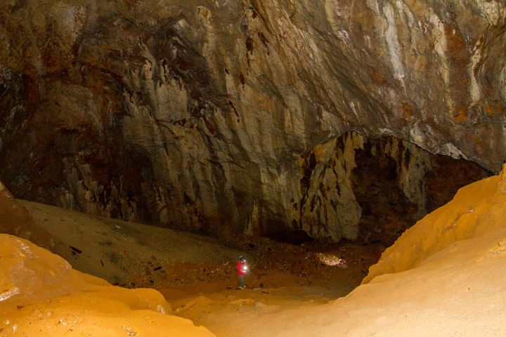 "Sapphire Tunnel" Cave